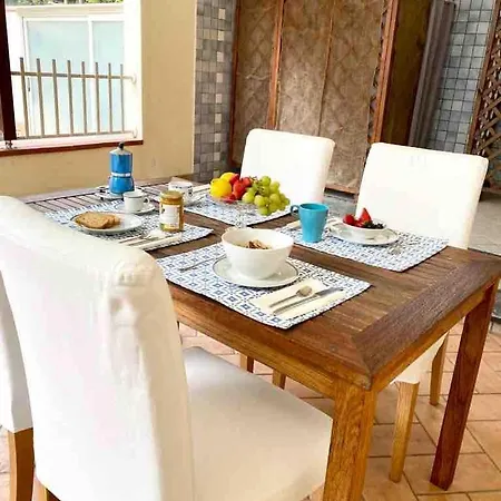 A Due Passi Dal Mare 度假居 维亚雷焦