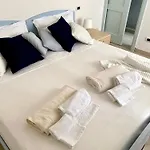 A Due Passi Dal Mare بيت للعطل فياريجيو