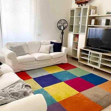 A Due Passi Dal Mare Виареджо