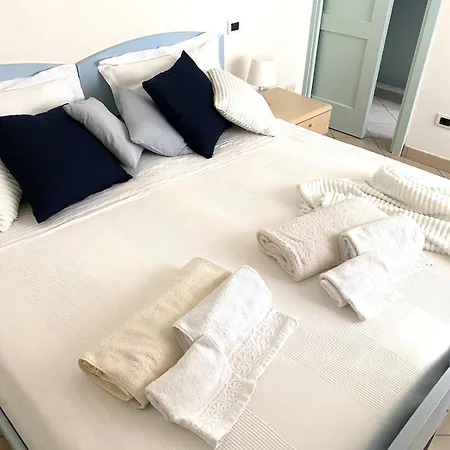 A Due Passi Dal Mare * Виареджо