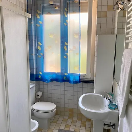 A Due Passi Dal Mare Виареджо