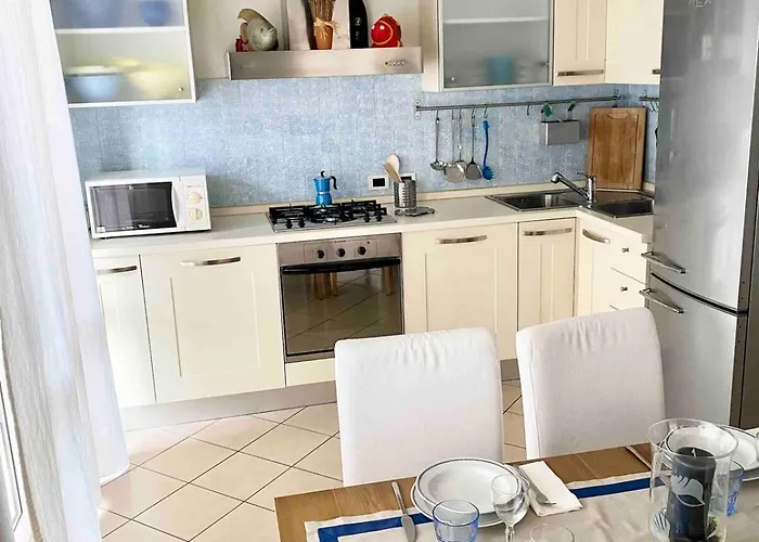 A Due Passi Dal Mare *